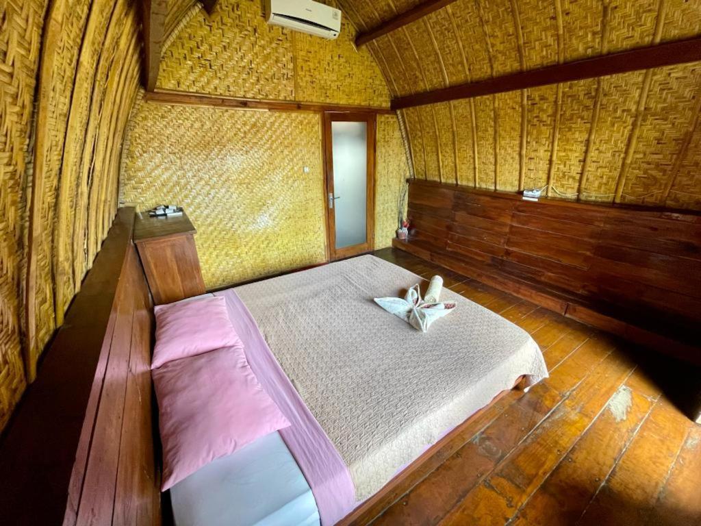 The Golden Ave Bungalow غيلي تراوانغان المظهر الخارجي الصورة
