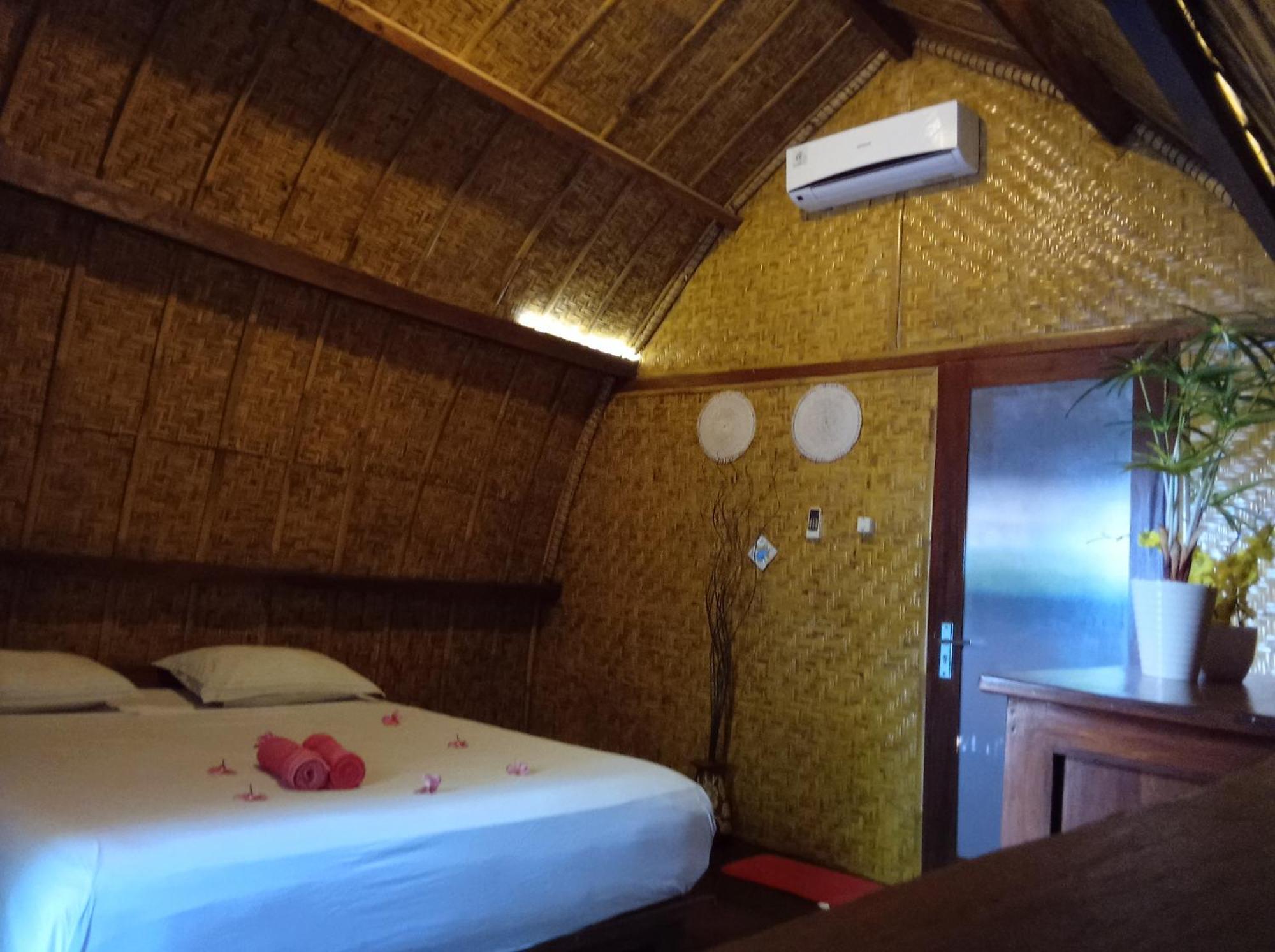 The Golden Ave Bungalow غيلي تراوانغان الغرفة الصورة